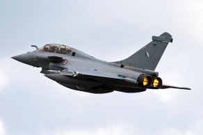 Fransız Jetleri IŞİD'in Rakka'daki Hedeflerini Vurdu