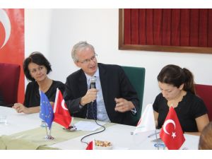 AB heyetinden kadın sağlığı merkezine ziyaret