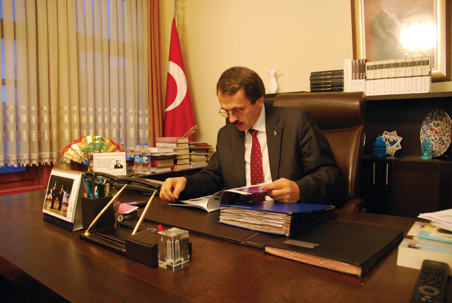 Mustafa Çıpan üniversiteye geri döndü