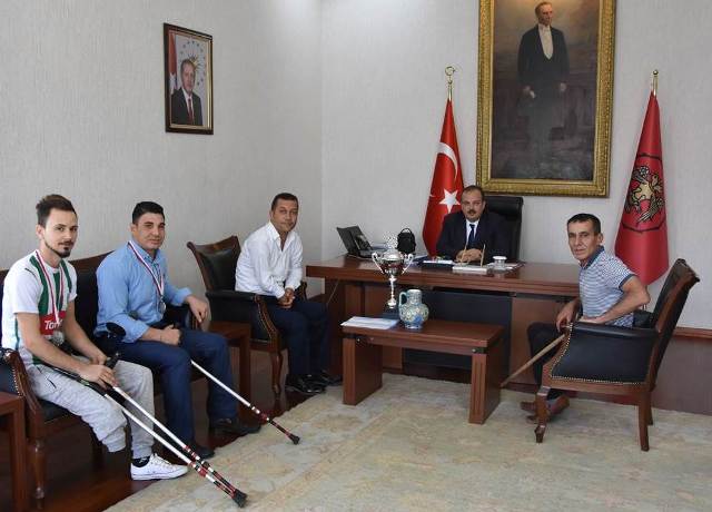 Engelli Sporcular’dan Vali Canbolat’a ziyaret