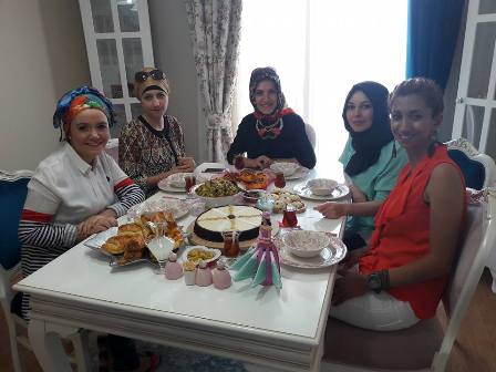 Dost bayanlar bir arada