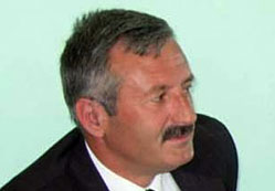 Engellilerin gözü Sezer'de