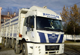 Çalıntı kamyon tarlaya terk edildi.