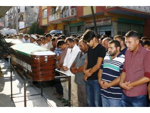 GÜNCELLEME - İzmir'de silahlı kavga: 3 ölü