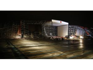 AKM'de tören için kurulan platform yıkıldı