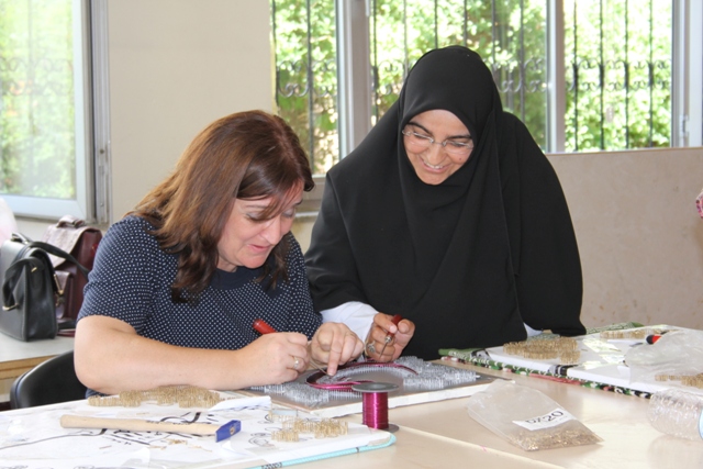Azmiyle engelini aşarak, sergisini açtı