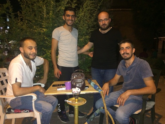 Dostlar Demgah Cafe’de Bir Arada