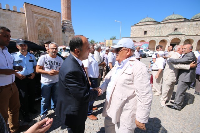 Beyşehir'de hacı adayları uğurlandı