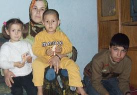 3 çocuk annesi yardım bekliyor