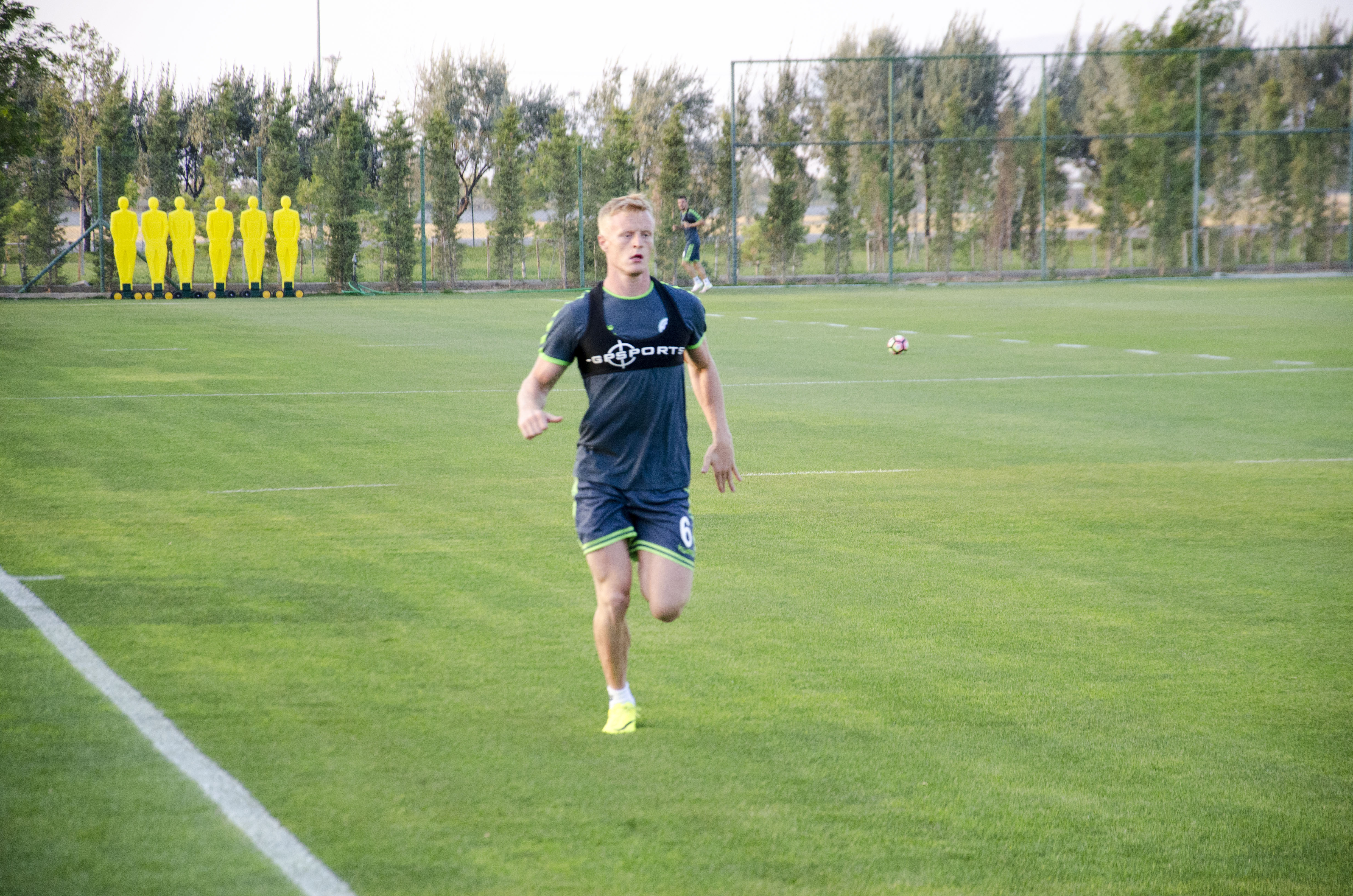 Jens Jonsson, ilk antrenmanına çıktı