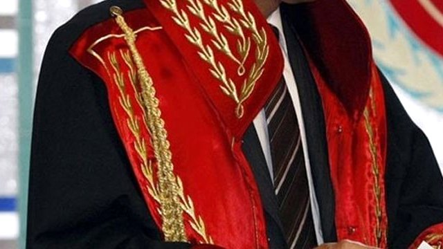 76 Hakim Meslekten Atıldı