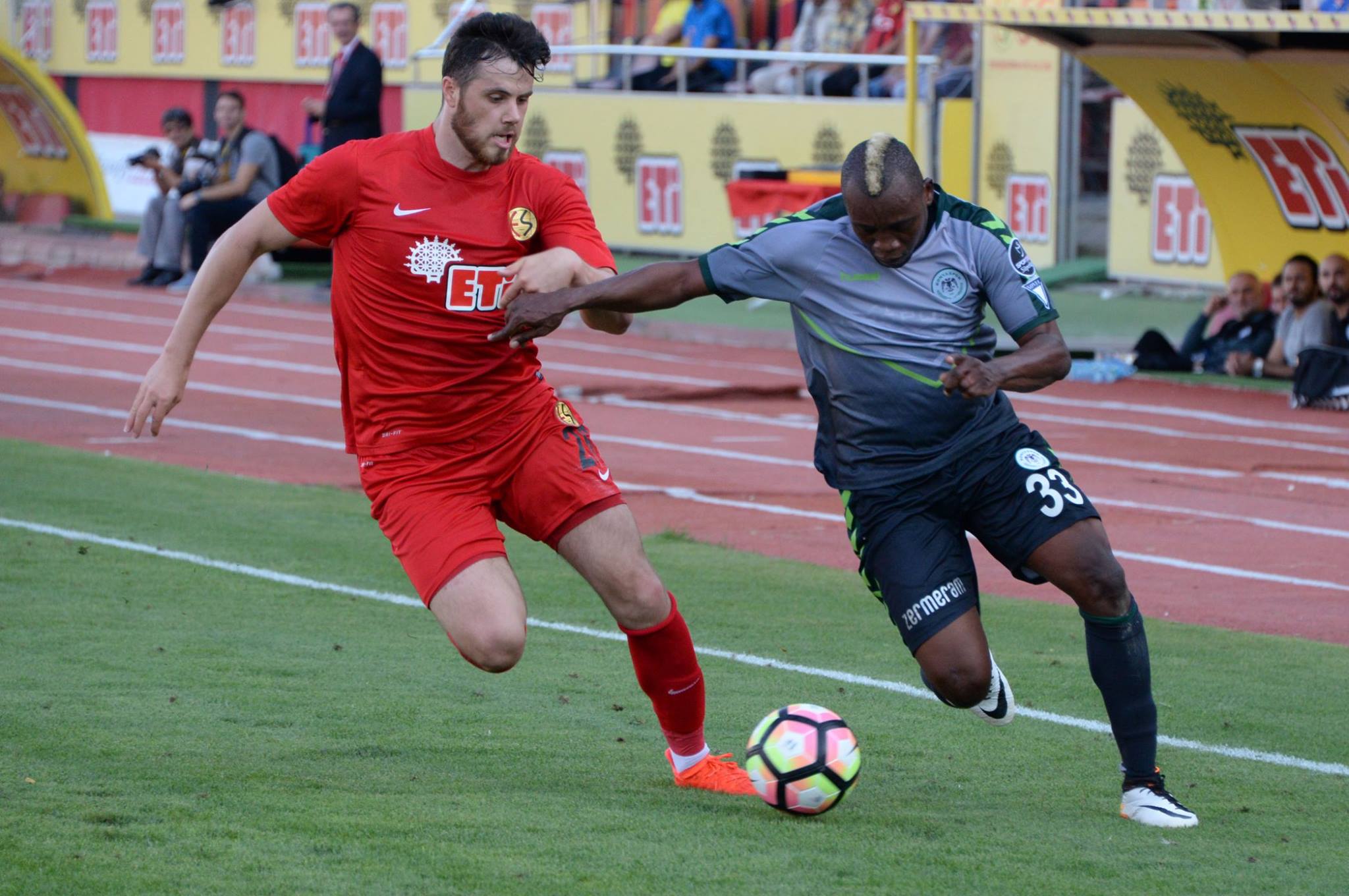 Konyaspor, esip geçti