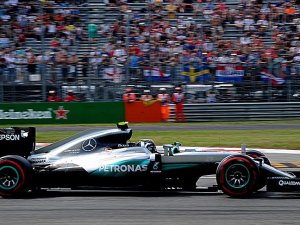 İtalya Grand Prix'sini Rosberg kazandı