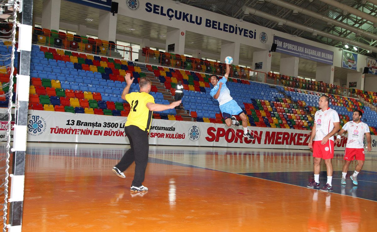 Selçuklu  Belediyespor hentbolda fark yedi
