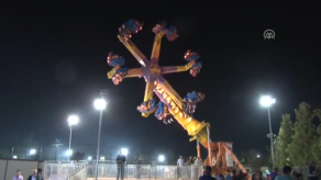 Lunaparkta Eğlence Aracında Mahsur Kaldılar