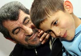 'Baba gitme' dedikten sonra babası oldu