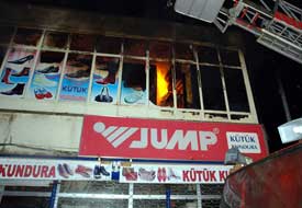 Ereğli'de mağaza yangını korkuttu