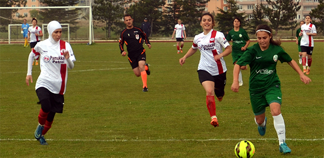 Konya İdmanyurdu finalde kaybetti