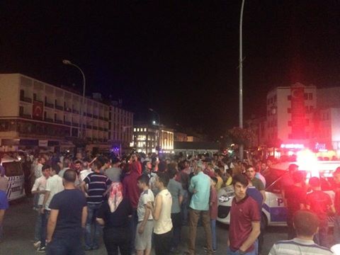 Konya'da elektrik kesintisi vatandaşı sokağa döktü