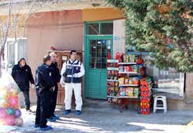 Bıçaktaki marul cinayeti aydınlattı