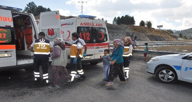 Seydişehir’de iki otomobil çarpıştı: 9 yaralı