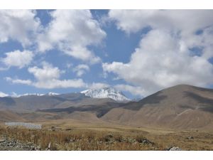 Erciyes'e mevsimin ilk karı yağdı