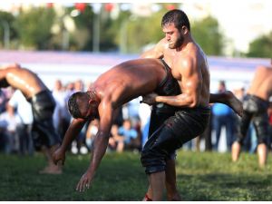 Düzce Belediyesi 10. Geleneksel Yağlı Pehlivan Güreşleri