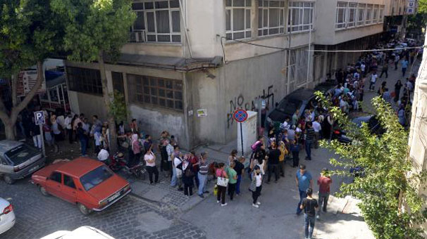 574 kişinin alınacağı işe binlerce kişi başvurunca izdiham yaşandı!