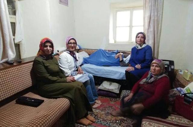 Ak Partili Hanımlar Yaşlılarla Bayramlaştı