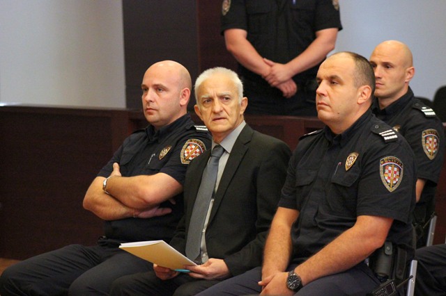 Eski Sırp komutan savaş suçundan yargılanıyor