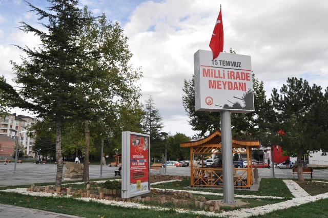Belediye Meydanı’nın ismi ‘15 Temmuz Milli İrade Meydanı’ oldu