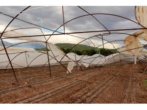 Antalya'da sağanak ve kuvvetli rüzgar