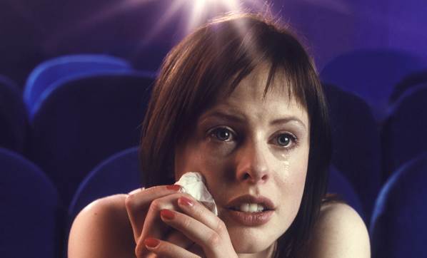 Dram filmi izlemek doğal ağrı kesici etkisi yapıyor