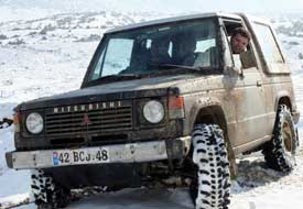Karlar üzerinde Off-Road heyecanı