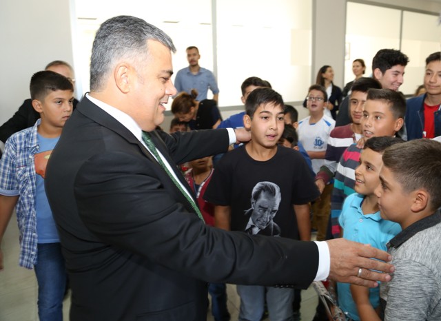 Başkan Özgüven'den öğrencilere 'Halisdemir' vurgusu