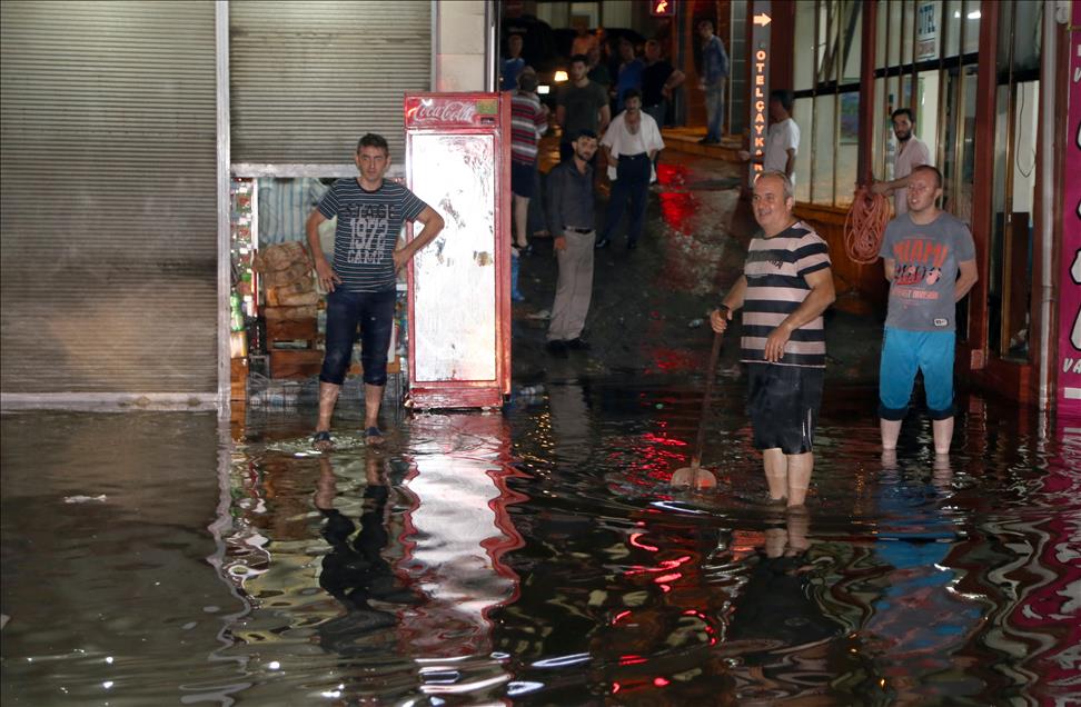 Trabzon'daki sağanak