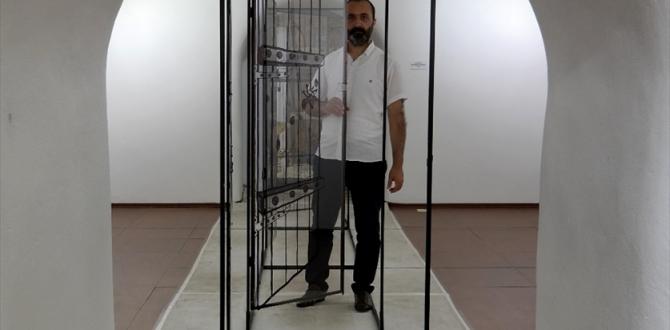 'Sanatçı yerli kaynaklardan beslenmeli'