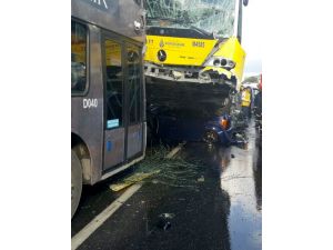 İstanbul'daki metrobüs kazası