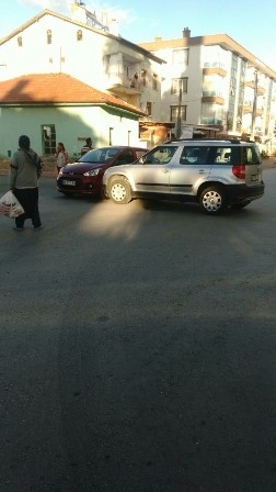 Dikkatsiz sürücü kazaya neden oldu
