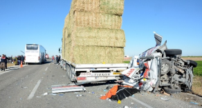 Kazaya Giden Ambulansa Otobüs Çarptı: 2 Ölü, 5 Yaralı