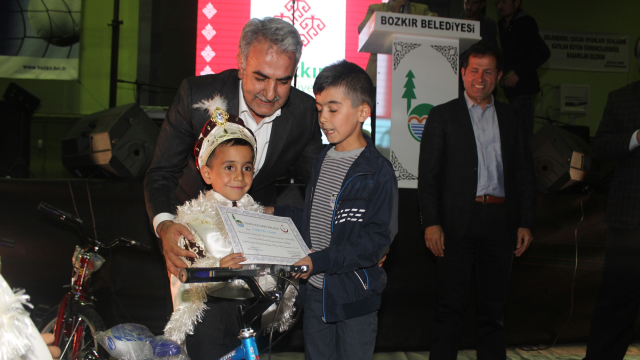 Geleneksel II. Sünnet şöleninde bu yıl 92 çocuk sünnet oldu