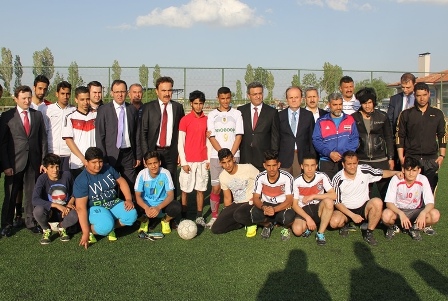 Faruk Özçelik’ten Sosyal Sorumluluk Örneği