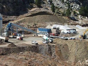 Alacabel tünelindeki yapım çalışmaları