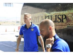 Osmanlıspor kafilesi Zürih'e gitti