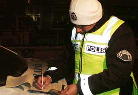 "Beni BÖCEK GİBİ görüyorlar"