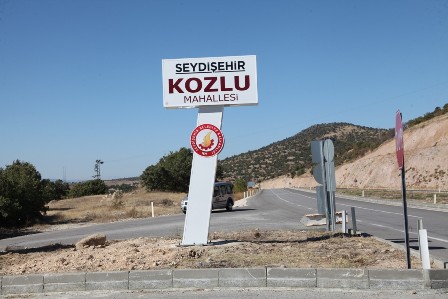 Köyler yeni tabelalarına kavuştu