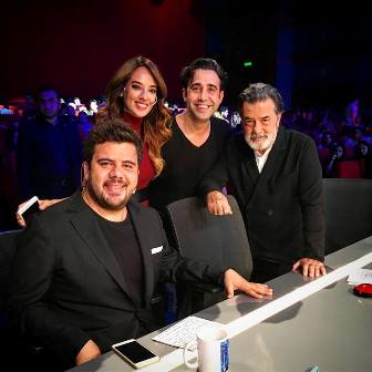 Acaroğlu, Yetenek Sizsiniz ekibiyle