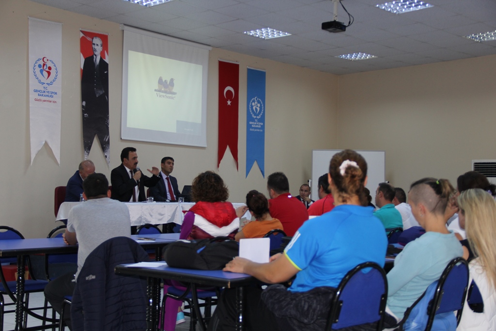 Antrenör değerlendirme toplantısı yapıldı