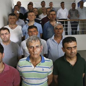 Darbeci generallere 1'er milyon liralık ikramiye