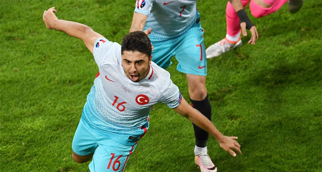 Ozan Tufan nişanlandı